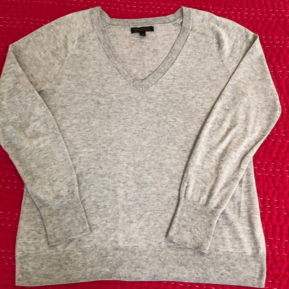 Banana Republic V-neck Sweater, SZ Large